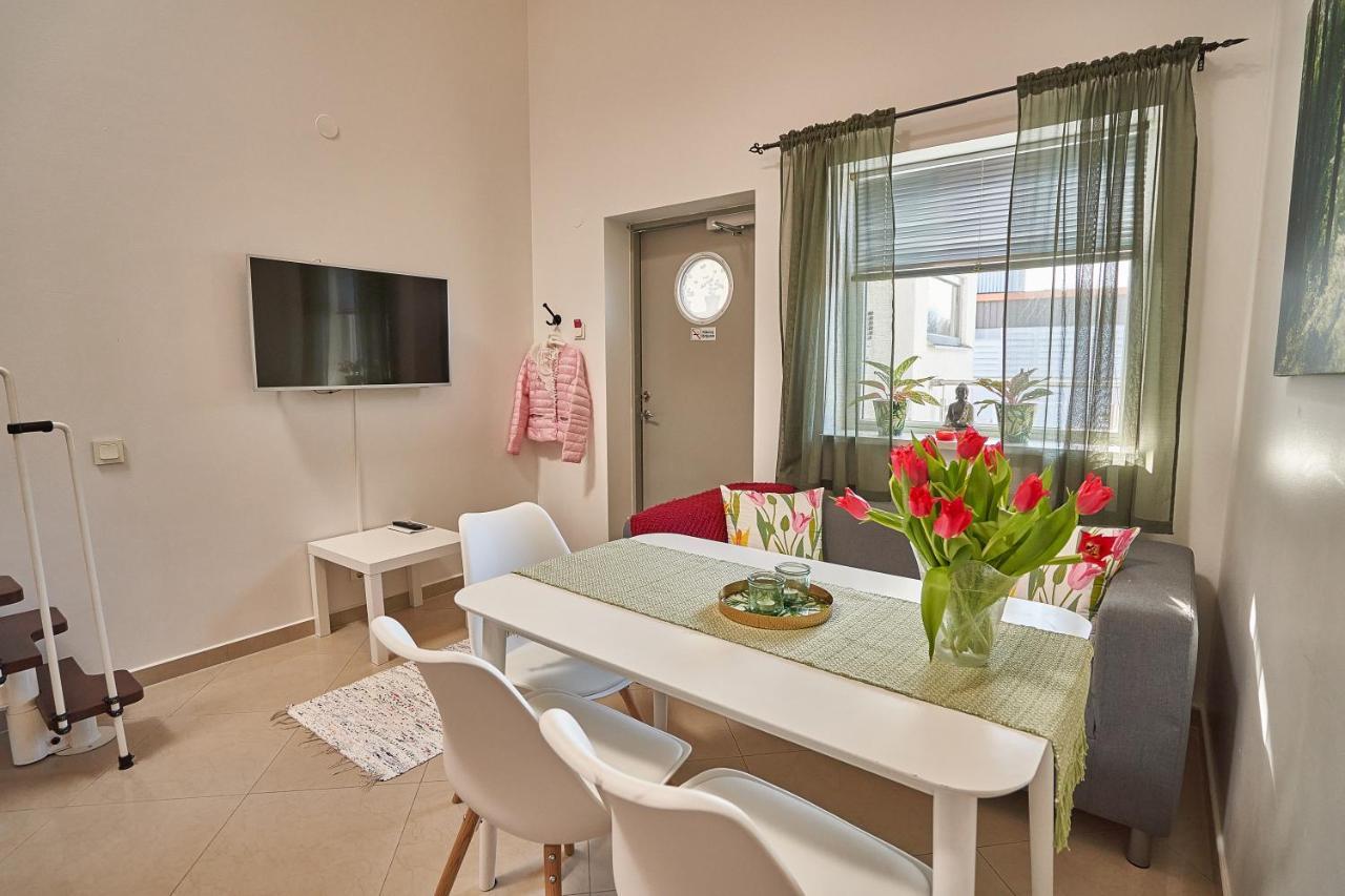 Staylong Hotell Täby Extérieur photo