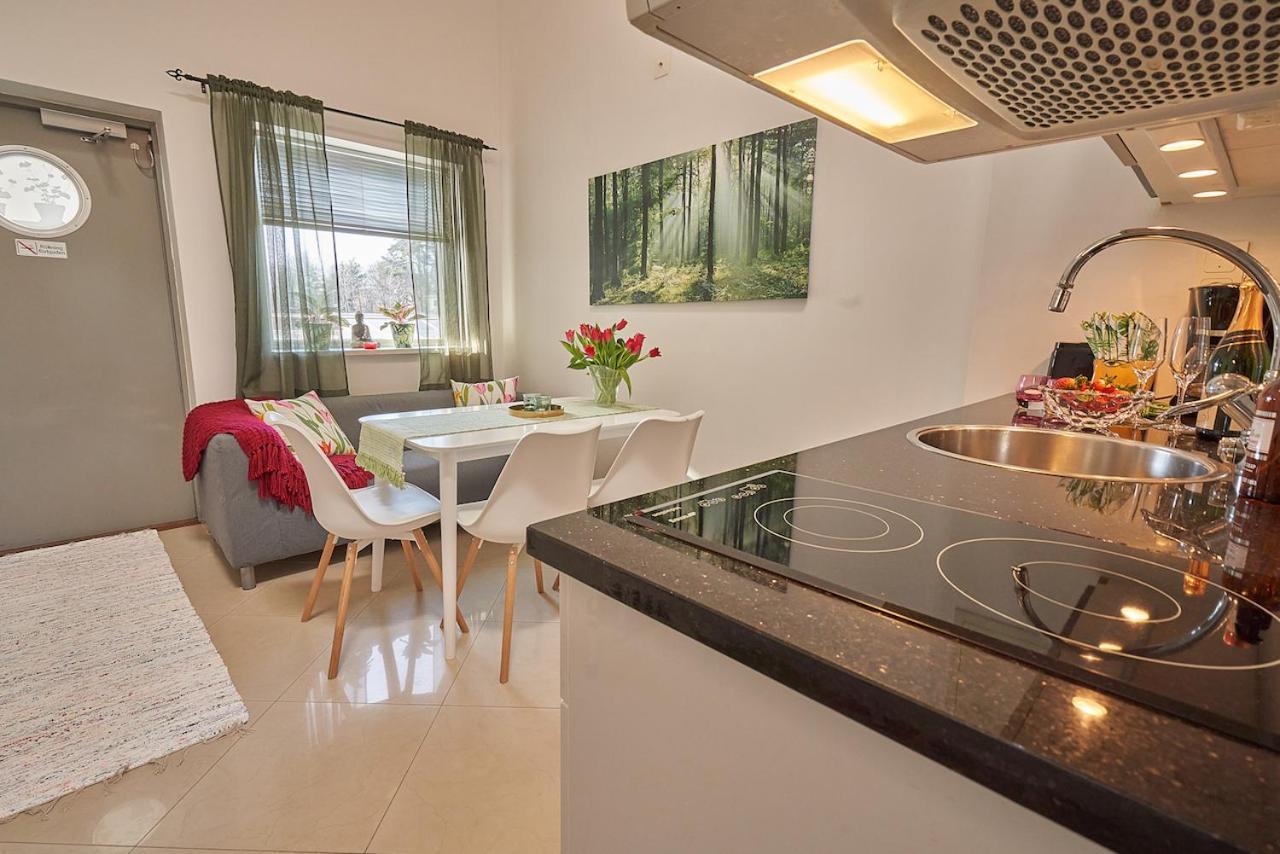 Staylong Hotell Täby Extérieur photo