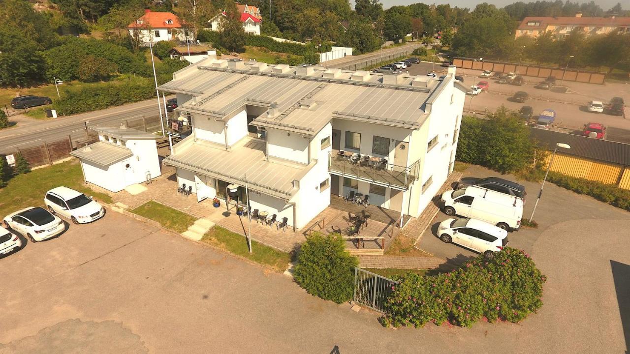 Staylong Hotell Täby Extérieur photo